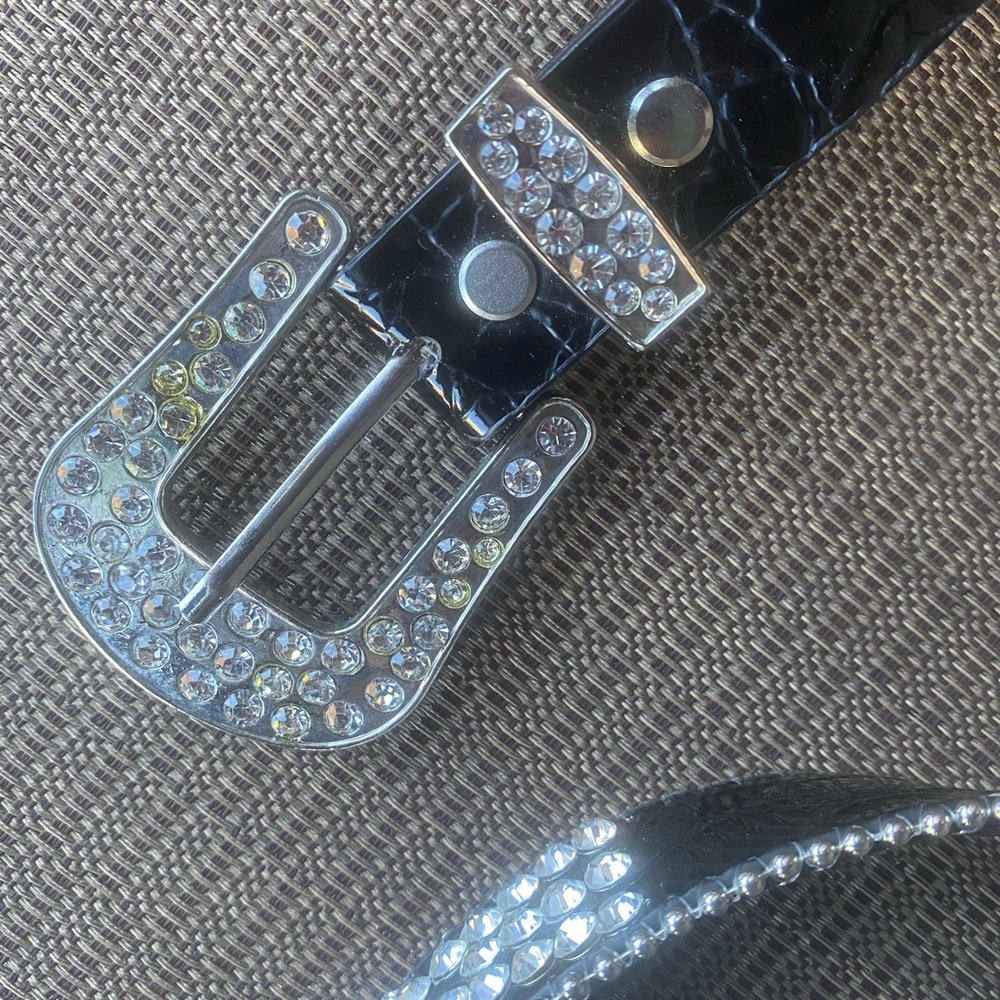 Lot of 2 Women’s L Rhinestone Black bling belts concert punk rocker buckle nice - Picture 6 of 10